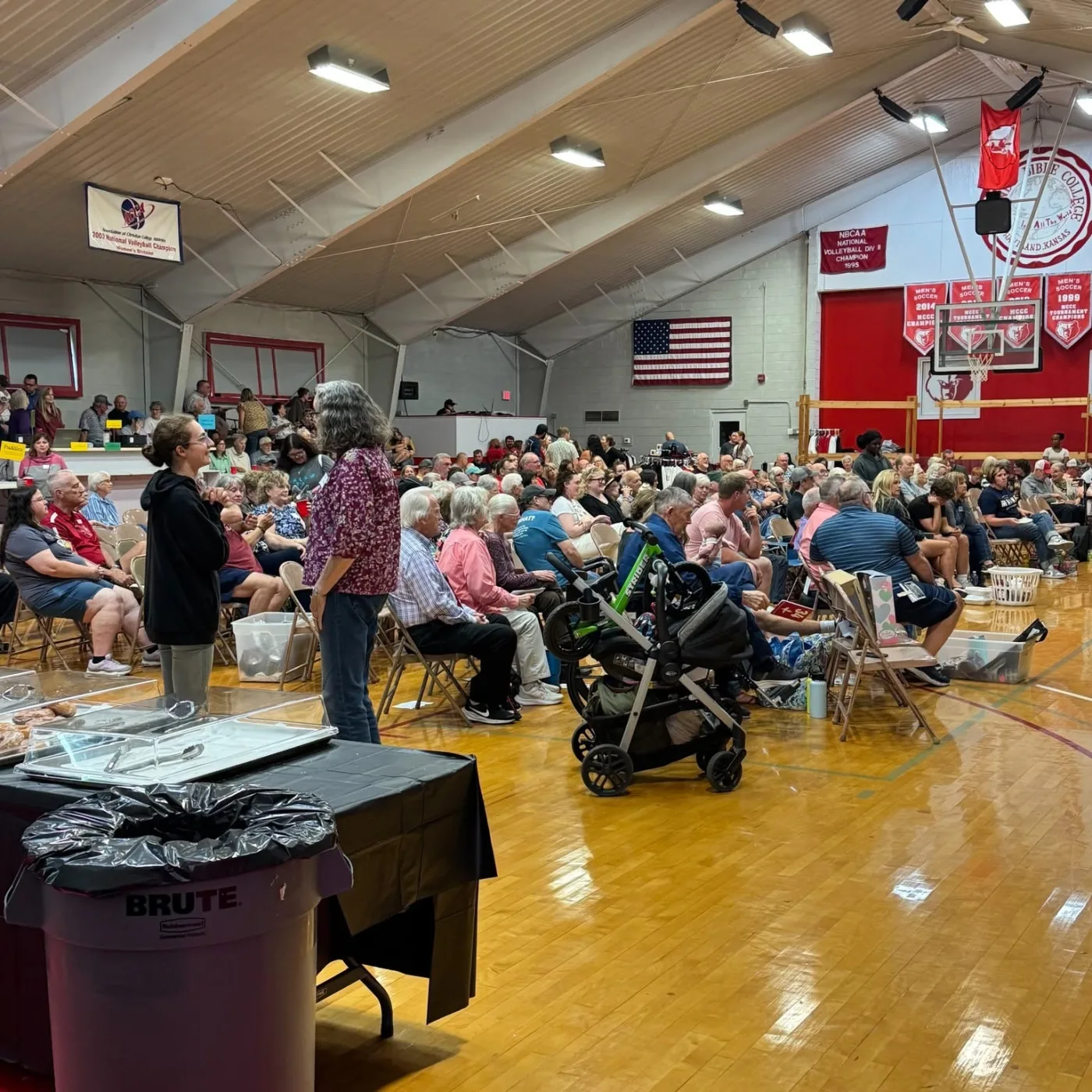 Alumni gathered in the gym during the 2025 Alumni Weekend auction